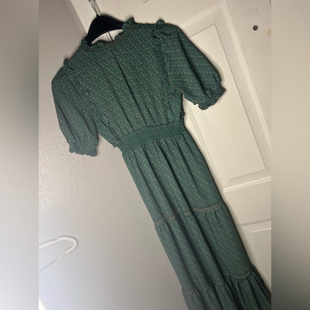 Max Studio | green country maxi dress with folky florals, size small - Picture 2 of 12